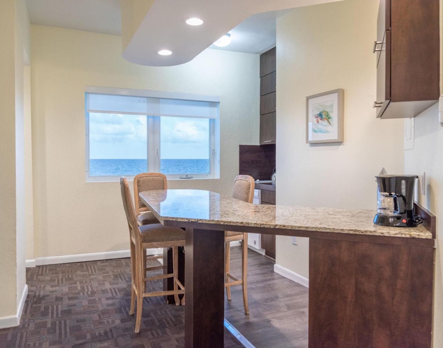Crystal Beach Suites Miami Oceanfront Hotel Майами-Бич Номер фото